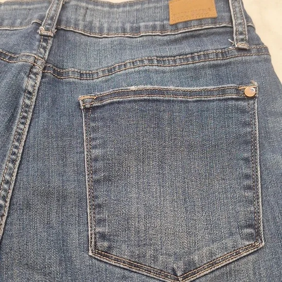 Judy Blue Dark Wash Distressed Bootcut Fit Midrise Jeans Sz 14W Flare Stretch - Picture 2 of 9